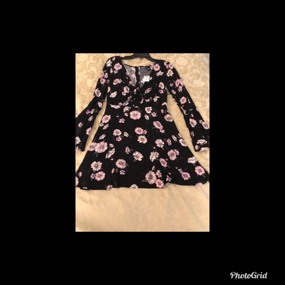 Floral bow mid dress 💕